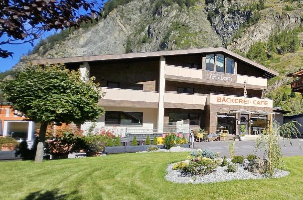 ötztalloft Doppelzimmer Superior mit Bergblick im Hotel Alpennest